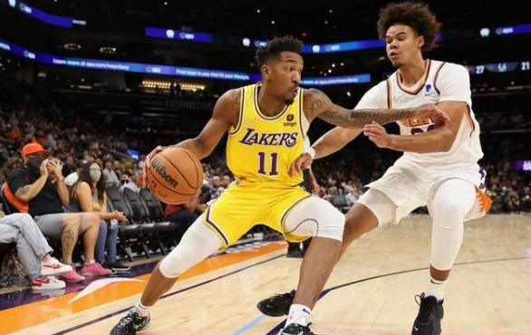 连伤2个！赛季还没开始湖人就悲催了，小将感受到詹姆斯的痛苦休闲区蓝鸢梦想 - Www.slyday.coM