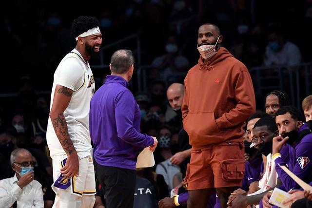 连伤2个！赛季还没开始湖人就悲催了，小将感受到詹姆斯的痛苦休闲区蓝鸢梦想 - Www.slyday.coM