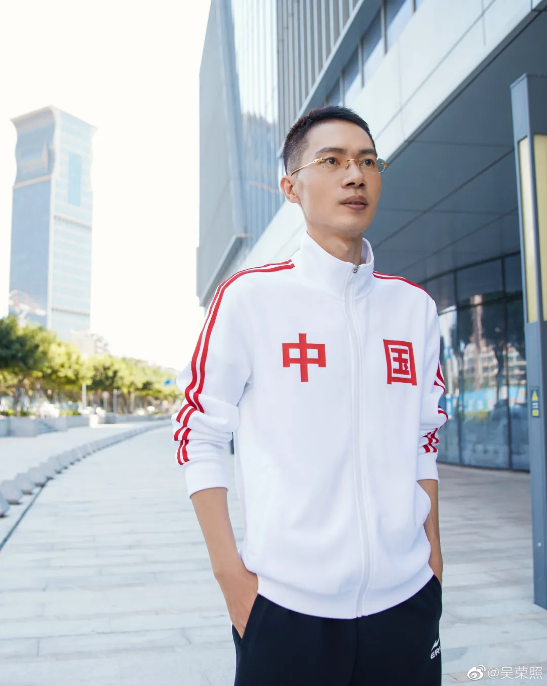 又悄悄捐了2000万物资，“鸿星尔克现象”改变了什么？休闲区蓝鸢梦想 - Www.slyday.coM