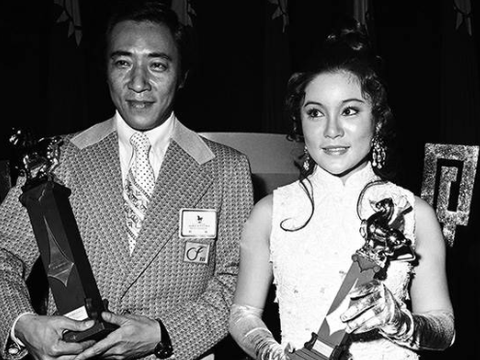 86岁杨群近况曝光,与妻子俞凤至恩爱如初,退休后安享天伦|杨群|天伦|退休_新浪新闻