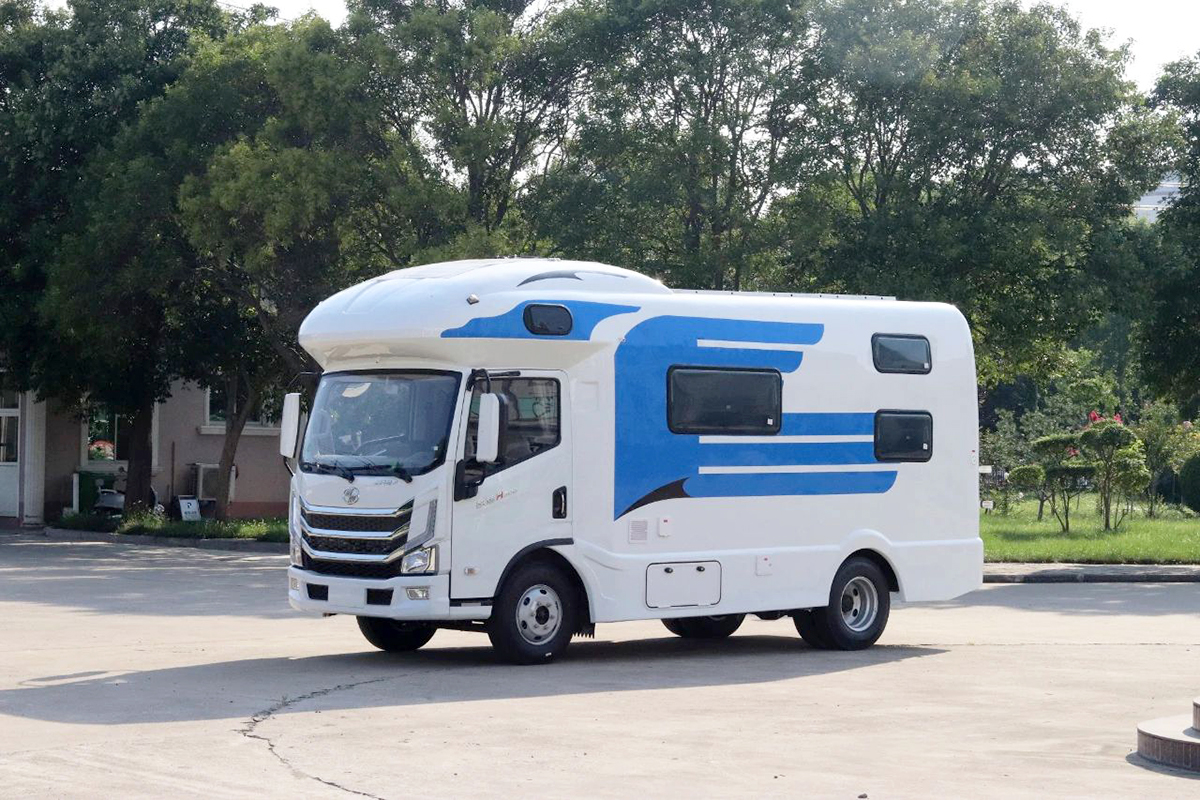 新飞h300尊享版竖床子母床房车基于上汽跃进h300轻卡底盘打造,长宽高