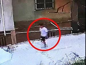 福建莆田发生重大刑案:嫌疑人出逃,可能携带凶器休闲区蓝鸢梦想 - Www.slyday.coM 福建莆田发生重大刑案:嫌疑人出逃,可能携带凶器休闲区蓝鸢梦想 - Www.slyday.coM