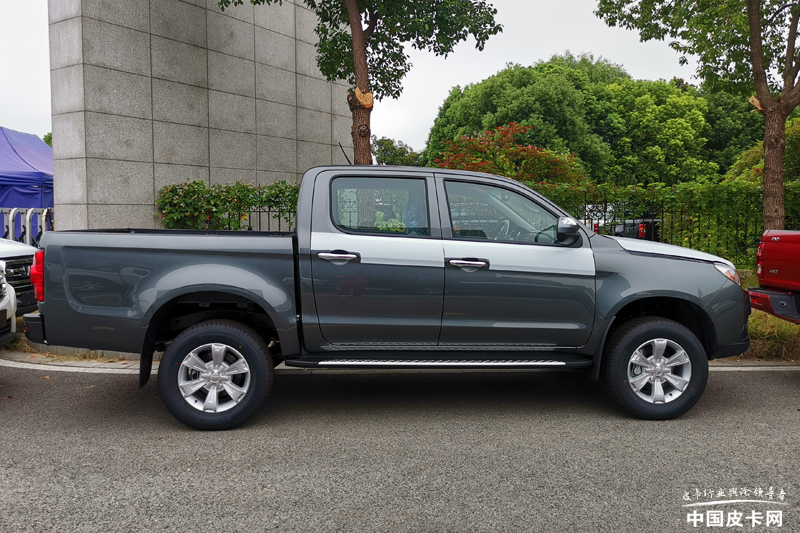 8.98万元起售 江淮t6柴油工程版皮卡上市-新浪汽车