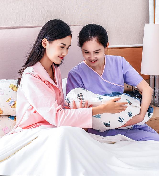 石家庄家政月嫂保姆老人护理技能培训哪家好?新华区通际家政