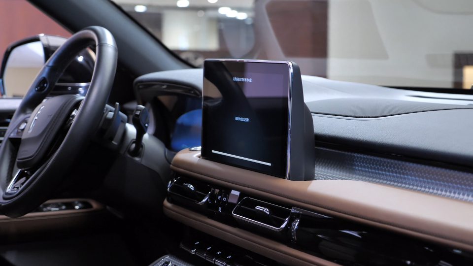 林肯飞行家对比宝马X5谁好，豪华品牌中大型SUV国产化大趋势？