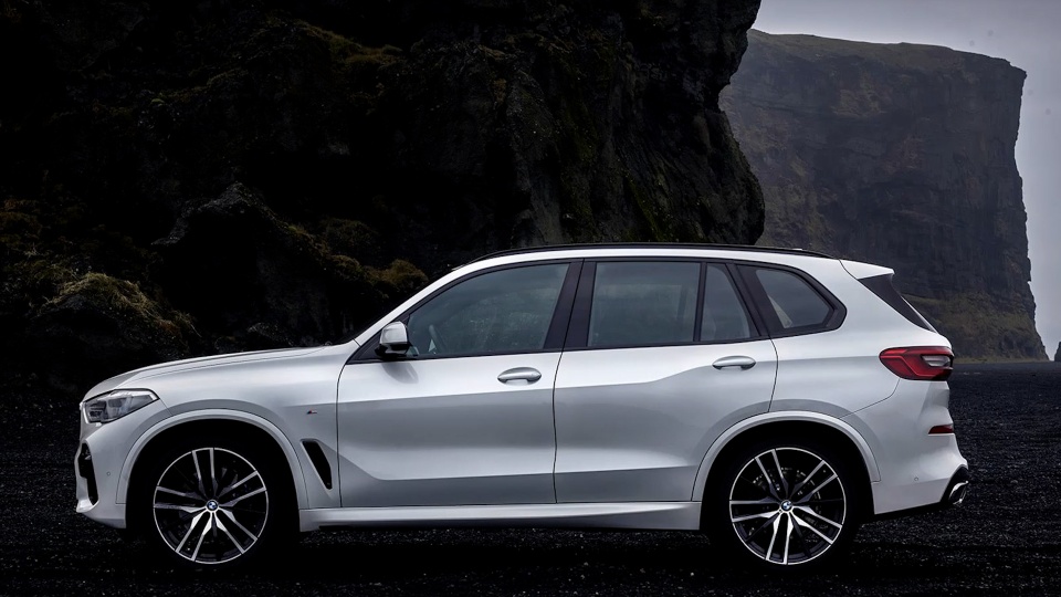 林肯飞行家对比宝马X5谁好，豪华品牌中大型SUV国产化大趋势？