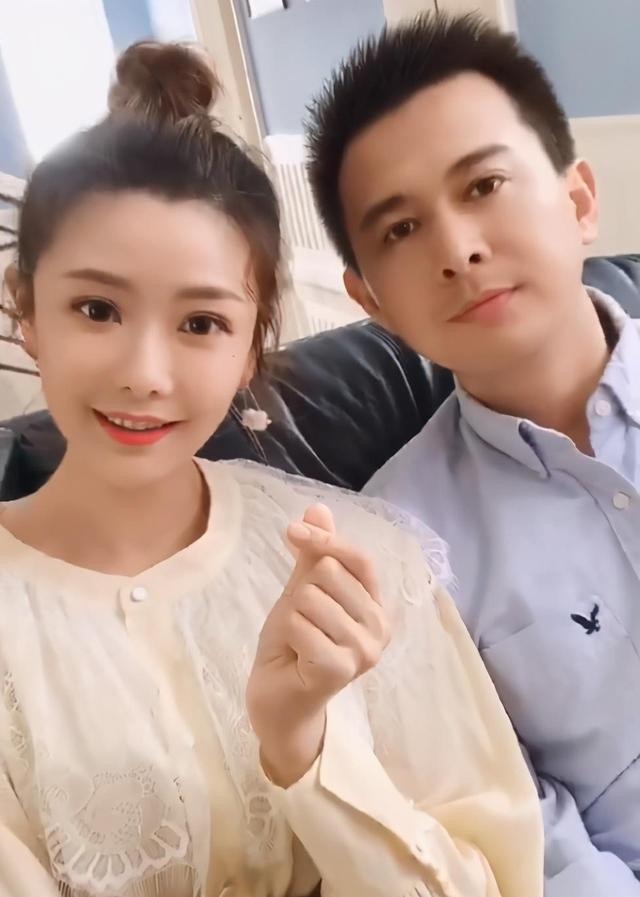 魏哲浩和yoyo从同学到同事的模范爱情堪称偶像剧模板