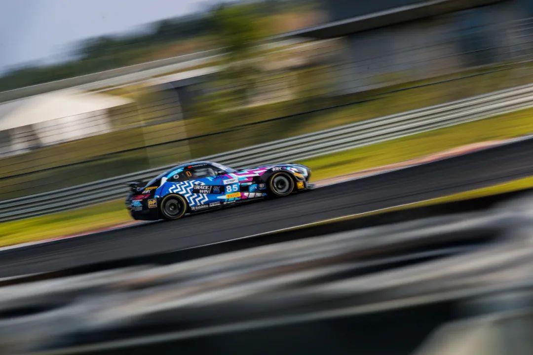 大获全胜！Team 777 by ClimaxRacing车手包金龙再下一城休闲区蓝鸢梦想 - Www.slyday.coM