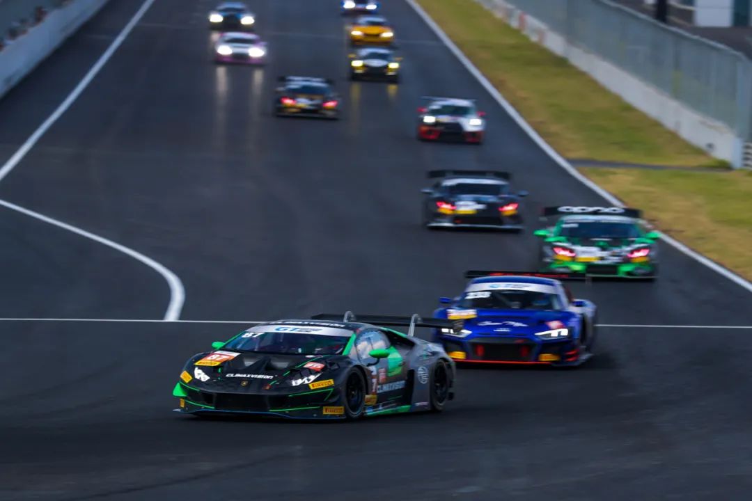 大获全胜！Team 777 by ClimaxRacing车手包金龙再下一城休闲区蓝鸢梦想 - Www.slyday.coM