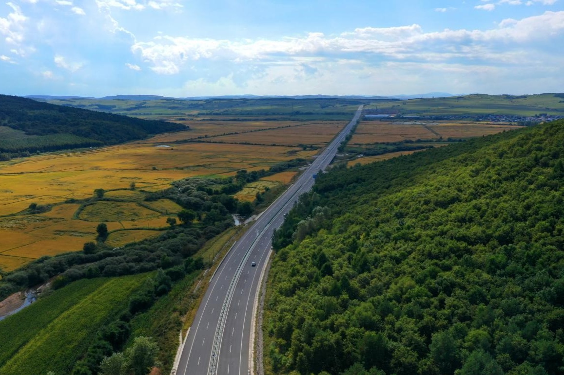 国道丹阿公路鸡穆界至鸡西段改扩建项目主体已完工.