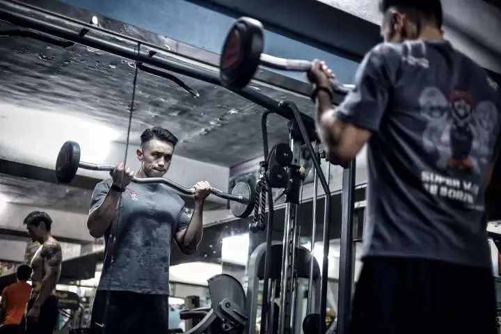 41岁癌症晚期，这个杭州男人却在半年内减脂31斤，站上健美赛场！休闲区蓝鸢梦想 - Www.slyday.coM