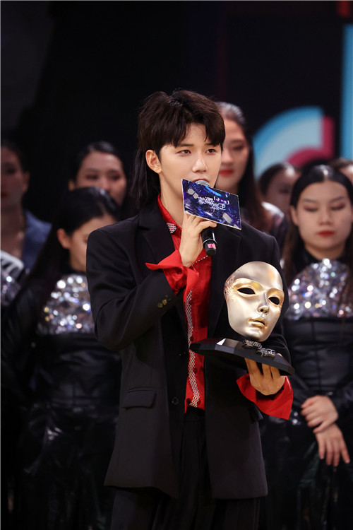 蒙面舞王第二季收官李斯丹妮拿下金奖