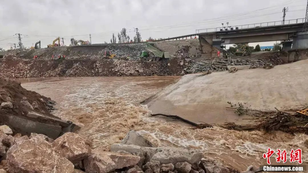 热搜第一！鸿星尔克悄悄给山西捐物资！网友：别把买缝纫机的钱捐了休闲区蓝鸢梦想 - Www.slyday.coM
