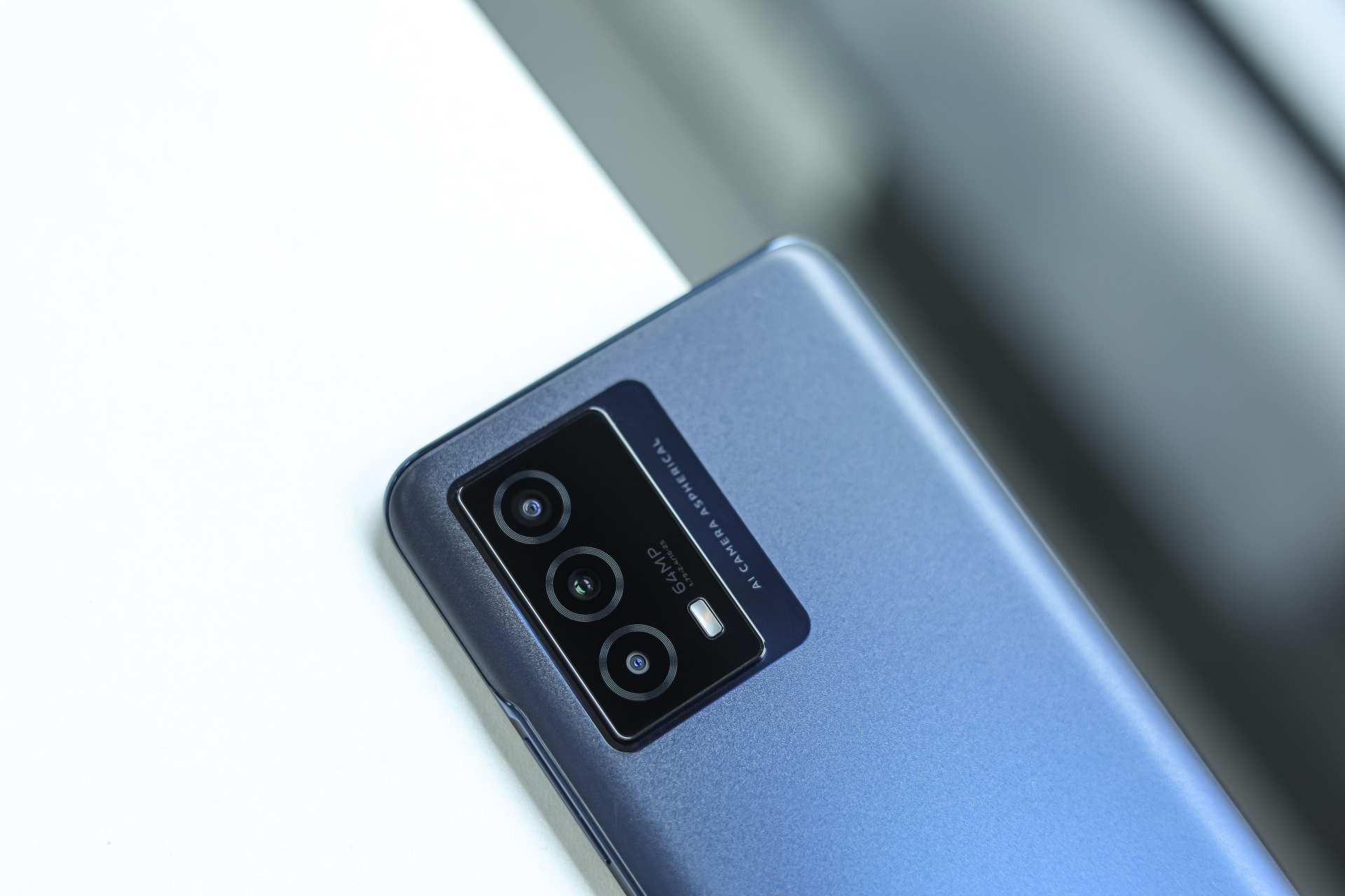 成本制约设计的时代快要结束图赏iqooz5蓝色起源版