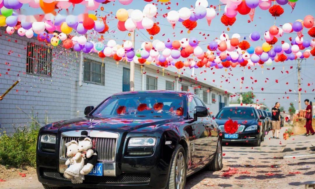 迎亲当天,女方当众拉出警告横幅,看到内容新郎气得当场要退婚休闲区蓝鸢梦想 - Www.slyday.coM 迎亲当天,女方当众拉出警告横幅,看到内容新郎气得当场要退婚休闲区蓝鸢梦想 - Www.slyday.coM