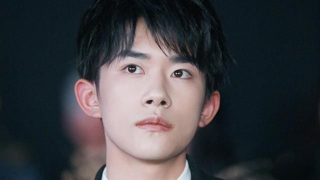 易烊千玺终于摆脱花瓶标签最年轻的百亿影帝有望