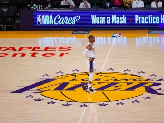 NBA日报:湖人惨遭4连败,篮网完成1裁2签,欧文继续缺席休闲区蓝鸢梦想 - Www.slyday.coM NBA日报:湖人惨遭4连败,篮网完成1裁2签,欧文继续缺席休闲区蓝鸢梦想 - Www.slyday.coM