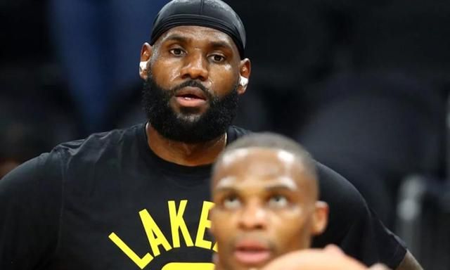 四连败后,突发韧带撕裂!湖人的新赛季,愈发艰难了休闲区蓝鸢梦想 - Www.slyday.coM 四连败后,突发韧带撕裂!湖人的新赛季,愈发艰难了休闲区蓝鸢梦想 - Www.slyday.coM