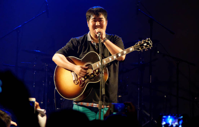 宋冬野演出遭举报取消,5年前因吸毒被抓,劣迹艺人该不该复出?