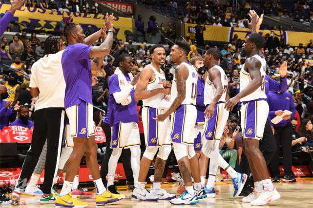 季前赛2战送出15次失误,威少揭开湖人队致命缺陷?休闲区蓝鸢梦想 - Www.slyday.coM 季前赛2战送出15次失误,威少揭开湖人队致命缺陷?休闲区蓝鸢梦想 - Www.slyday.coM