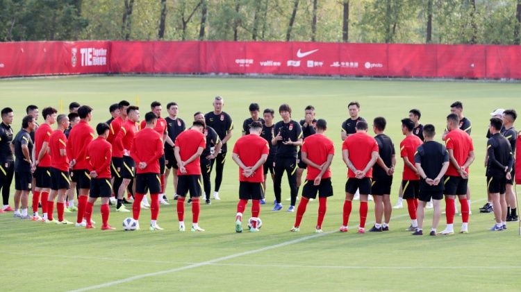 新华社给国足2点建议:拖住沙特再抢分,李铁不用阿兰洛国富也行休闲区蓝鸢梦想 - Www.slyday.coM 新华社给国足2点建议:拖住沙特再抢分,李铁不用阿兰洛国富也行休闲区蓝鸢梦想 - Www.slyday.coM