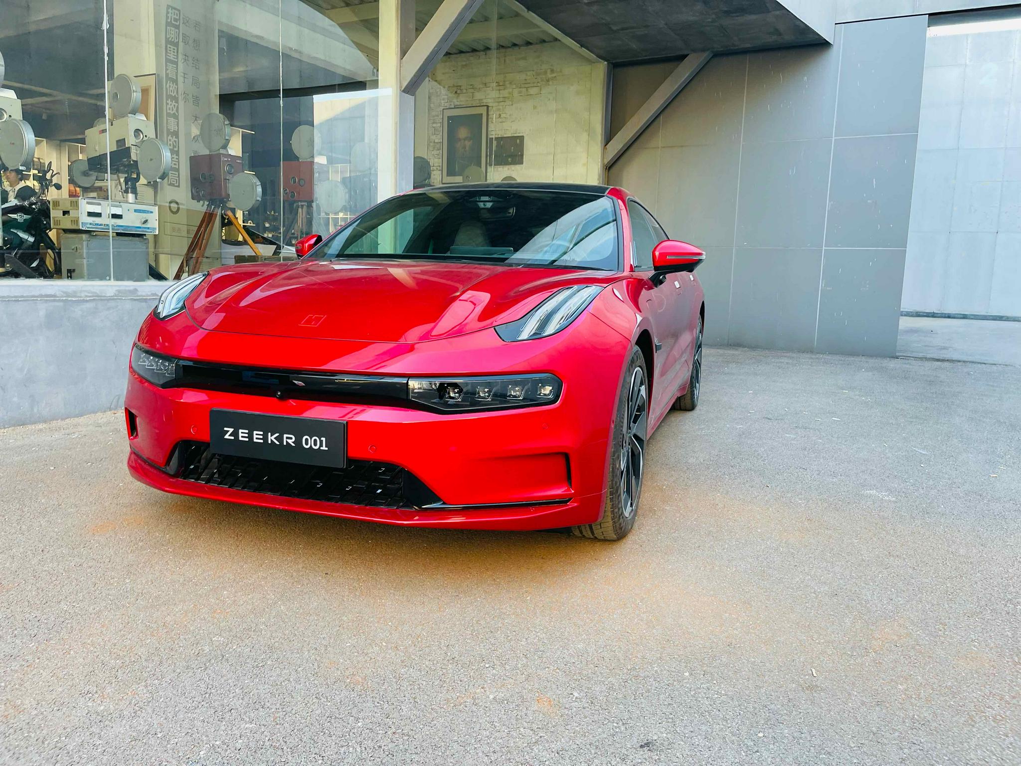 一款不可错过的性能车苏老师试驾极氪001