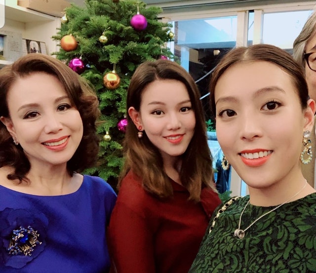 61岁港星4天嫁两女！小女儿晒照官宣结婚，妈妈再婚后改和继父姓休闲区蓝鸢梦想 - Www.slyday.coM