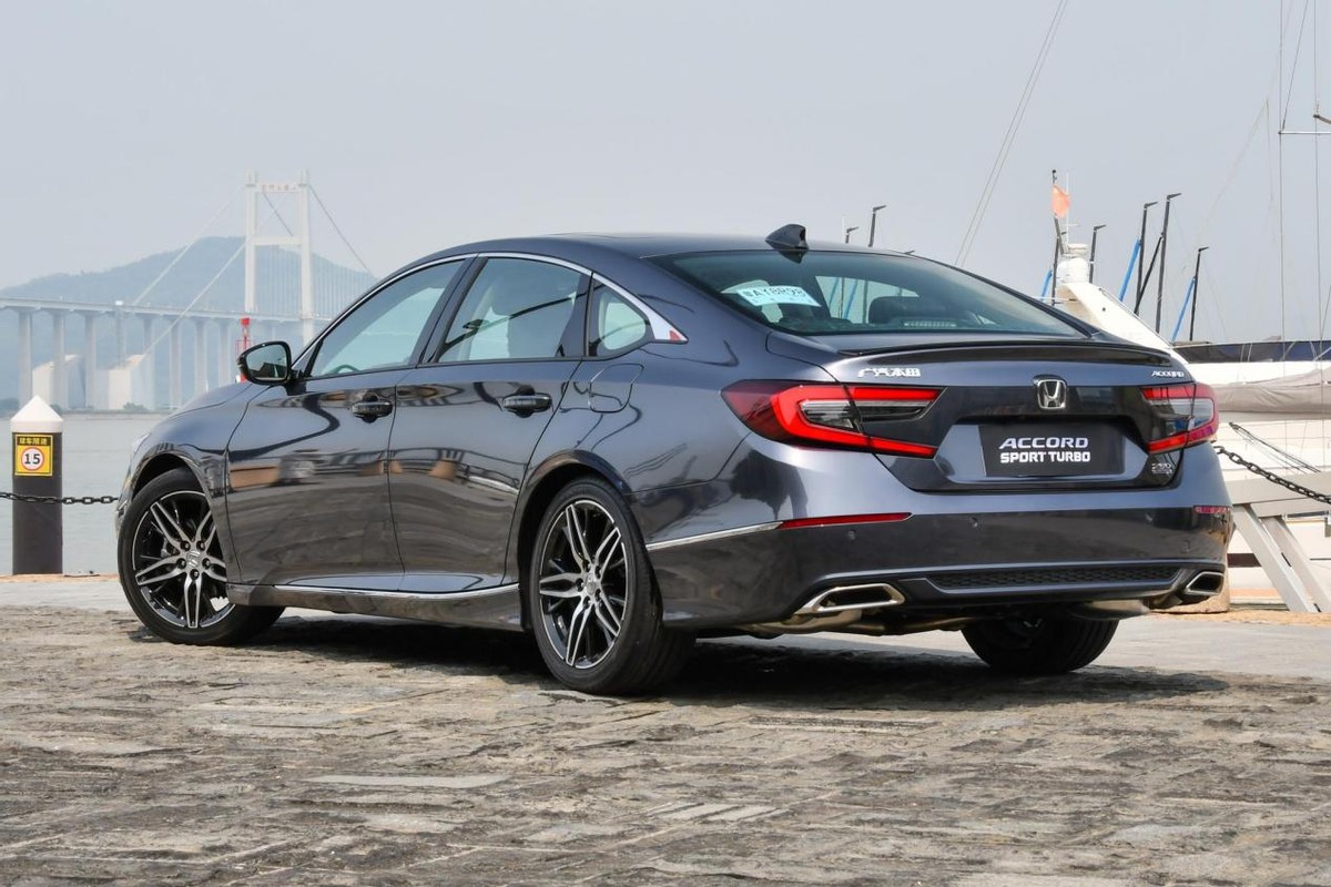 新款雅阁正式上市:都升级了哪些地方?哪款更值得买?