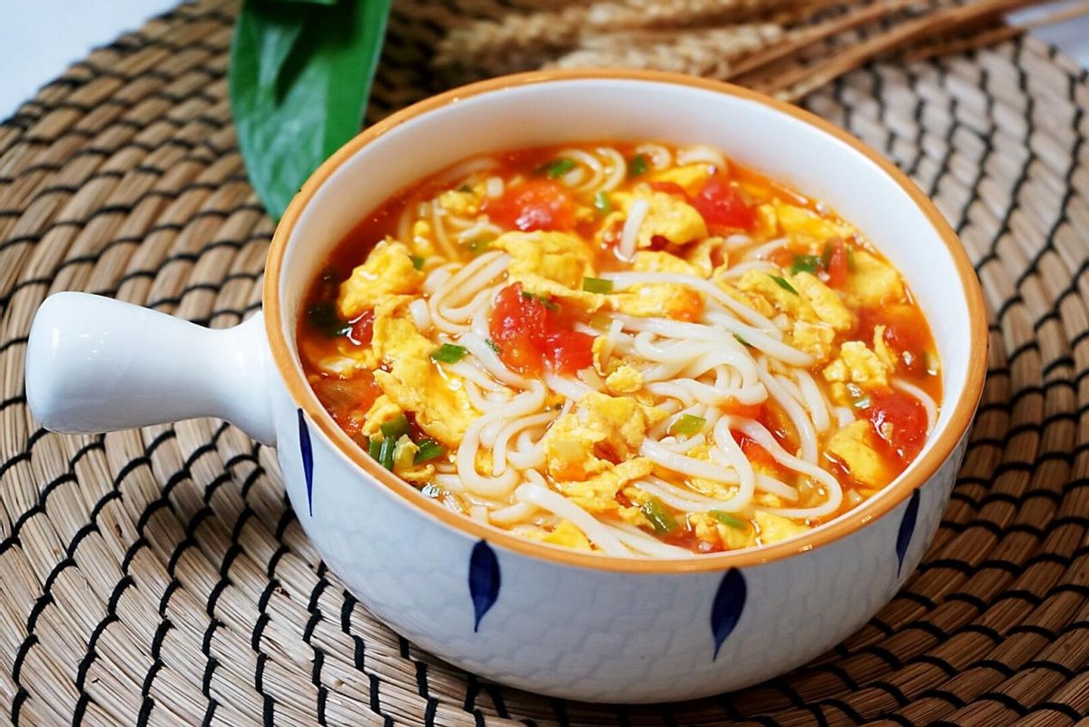 懒人必学的快餐食物西红柿鸡蛋面简单易学还美味