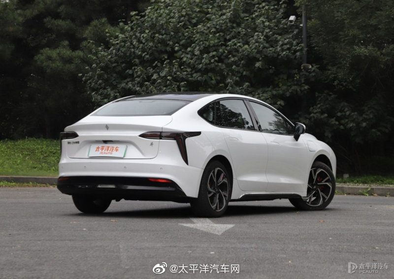 雷诺江铃羿到店实拍