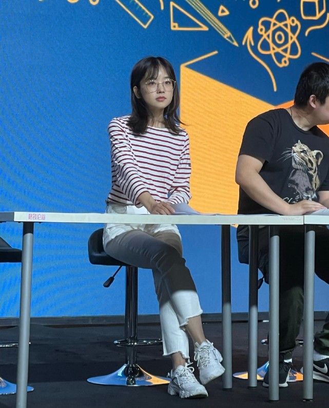 王冰冰穿衣值得学习简洁干练又不失气场日常通勤照着穿准没错