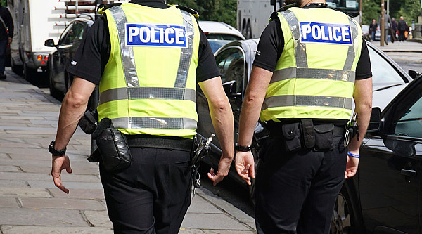 00警察涉嫌性犯罪 英国警方包庇 手机新浪网