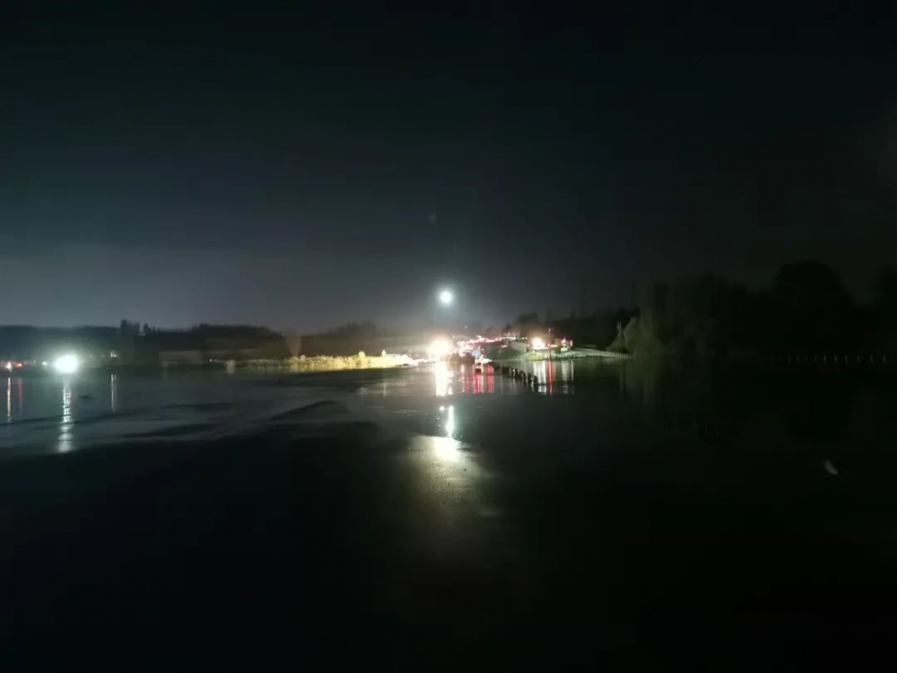 河北平山通勤车坠河，被管控的大桥为何班车仍能通行？休闲区蓝鸢梦想 - Www.slyday.coM