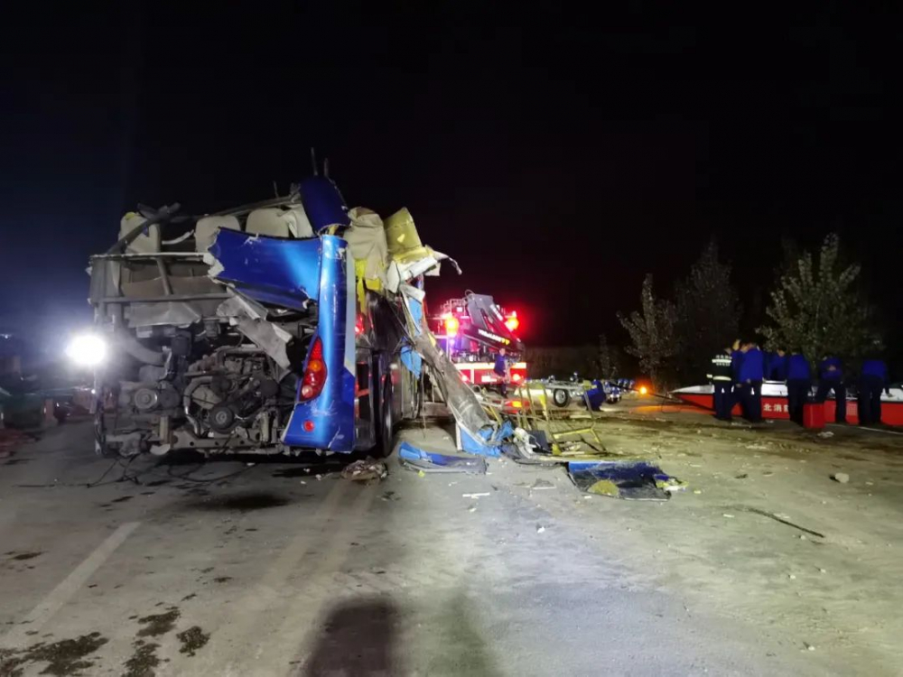 河北平山通勤车坠河，被管控的大桥为何班车仍能通行？休闲区蓝鸢梦想 - Www.slyday.coM