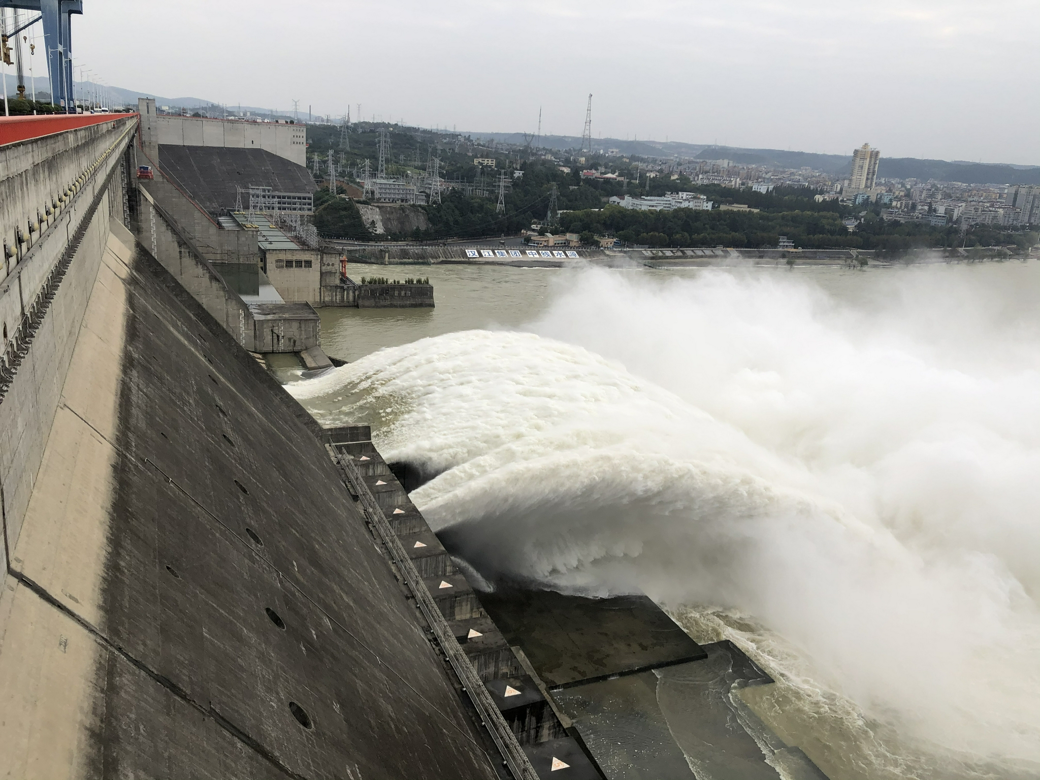 充分利用洪水资源,科学精细精准调度丹江口水库蓄至正常蓄水位170m
