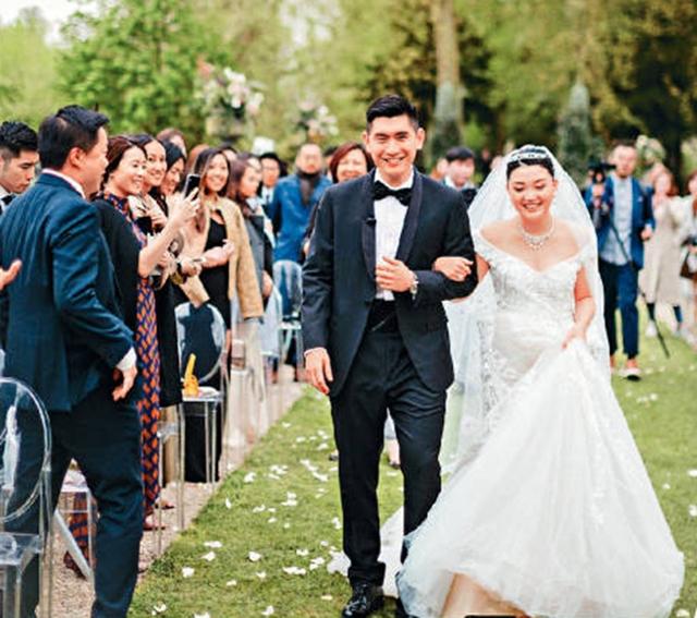 2019年4月底,李嘉颖和刘根森远赴欧洲,在法国每年只承接两到三场婚礼