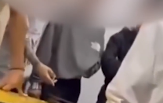 河北一高校又被爆出霸道查寝事件，学校：双方已和解休闲区蓝鸢梦想 - Www.slyday.coM