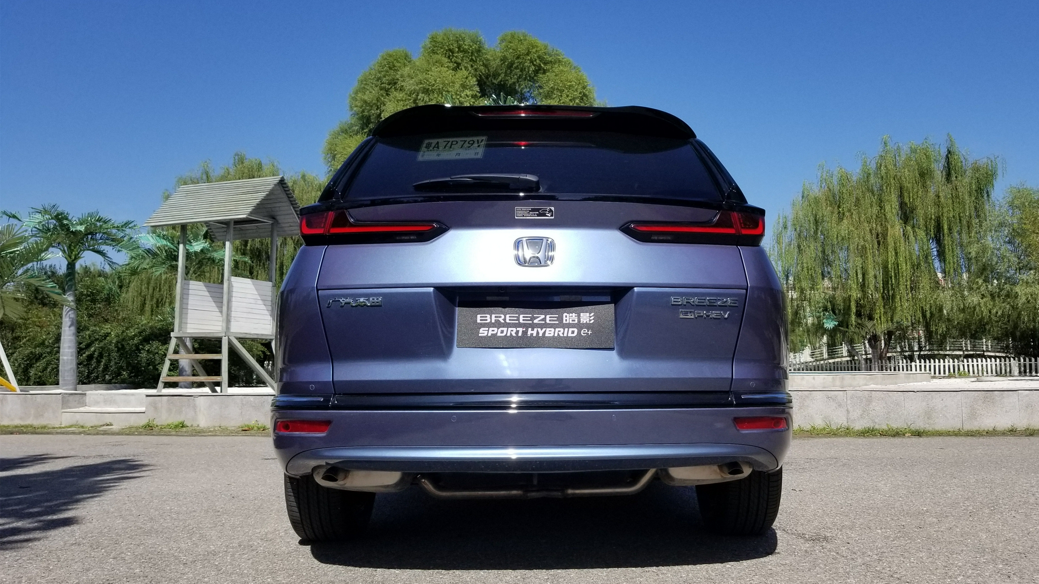 皓影锐·混动e 的外观和普通版区别不大.