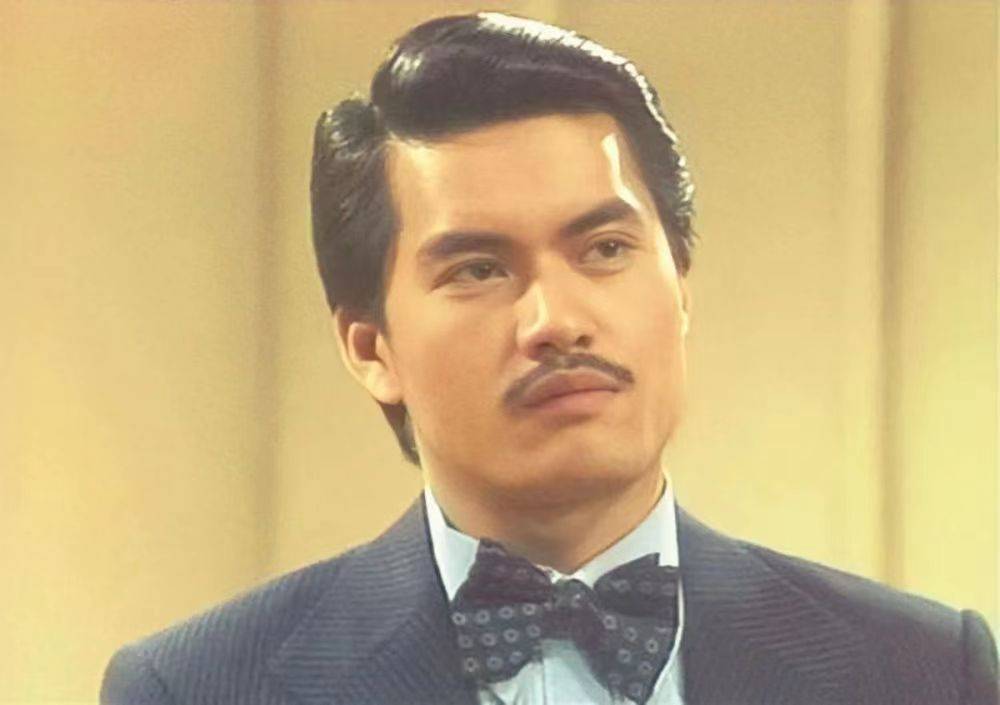 吕良伟晒40年前后对比照样貌竟无差 网友:请尊重一下你的同龄人休闲区蓝鸢梦想 - Www.slyday.coM 吕良伟晒40年前后对比照样貌竟无差 网友:请尊重一下你的同龄人休闲区蓝鸢梦想 - Www.slyday.coM