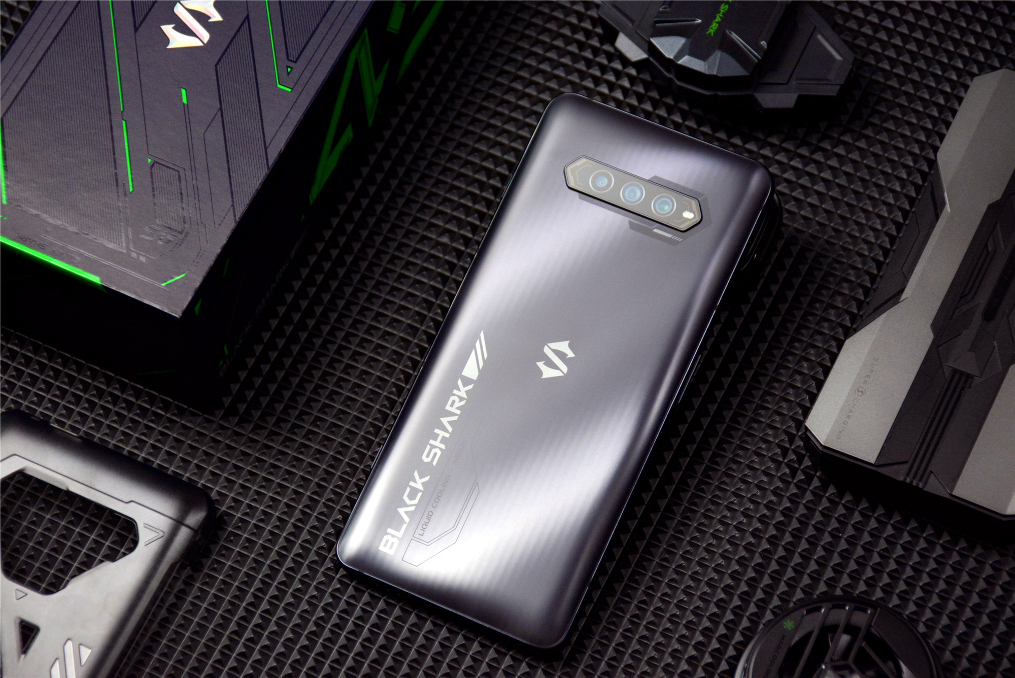 黑鲨4s评测120瓦充电升级音质新增屏幕压感聊聊上手体验