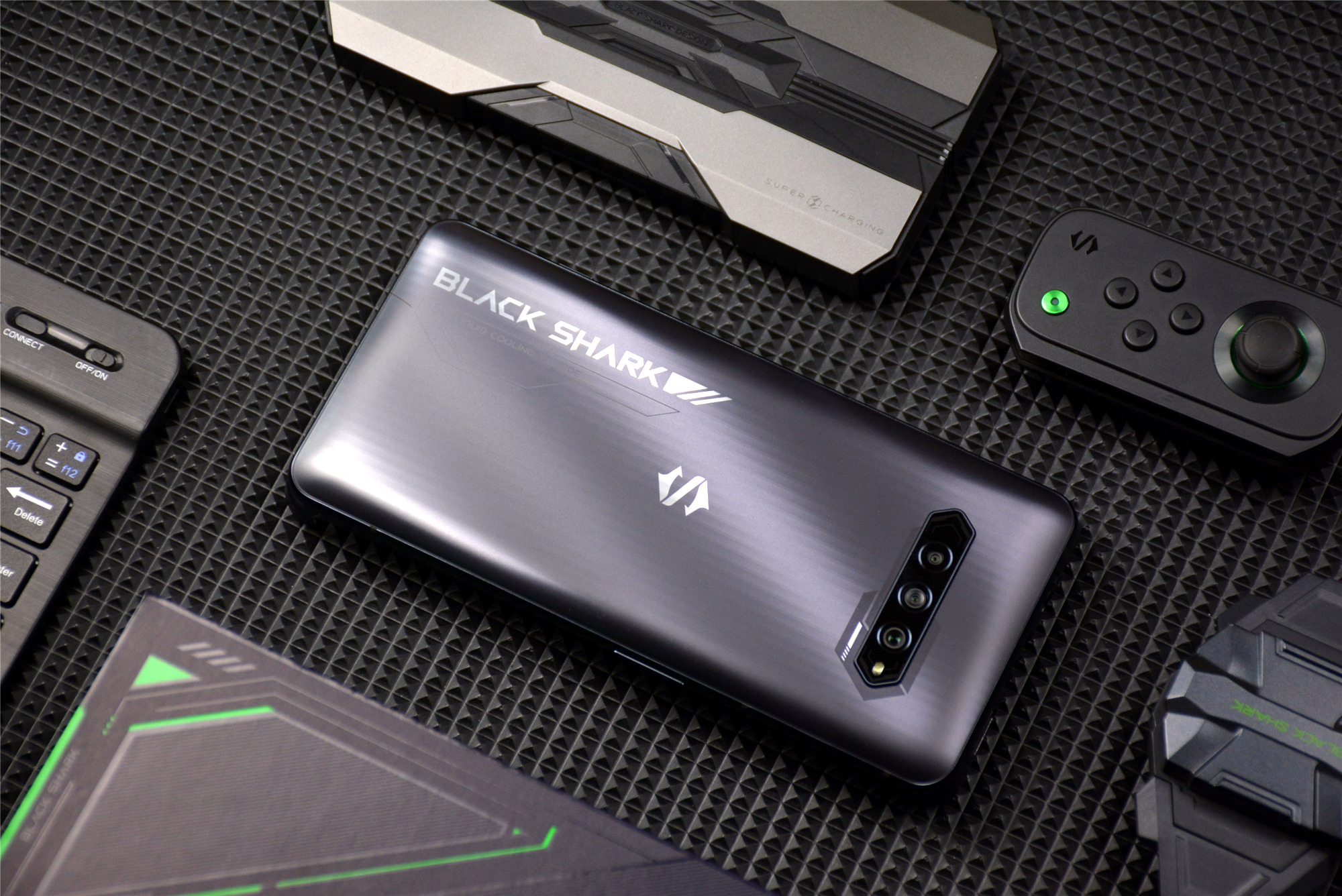 黑鲨4s评测120瓦充电升级音质新增屏幕压感聊聊上手体验