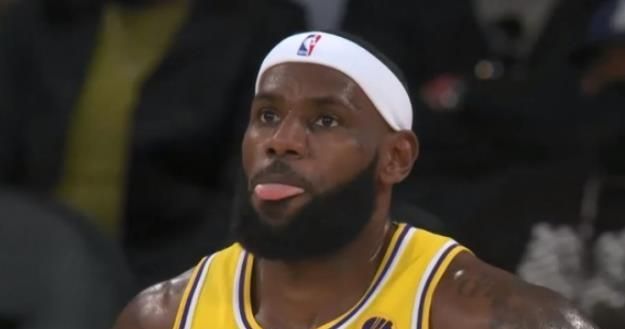 五连败!完全体湖人爆冷不敌勇士,詹姆斯面色严肃,库里高兴!休闲区蓝鸢梦想 - Www.slyday.coM 五连败!完全体湖人爆冷不敌勇士,詹姆斯面色严肃,库里高兴!休闲区蓝鸢梦想 - Www.slyday.coM