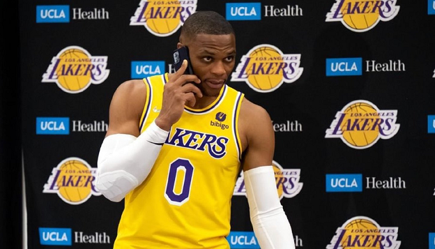 360合体首秀!威少造犯规未遂,詹姆斯太强势,朗多成催化剂休闲区蓝鸢梦想 - Www.slyday.coM 360合体首秀!威少造犯规未遂,詹姆斯太强势,朗多成催化剂休闲区蓝鸢梦想 - Www.slyday.coM