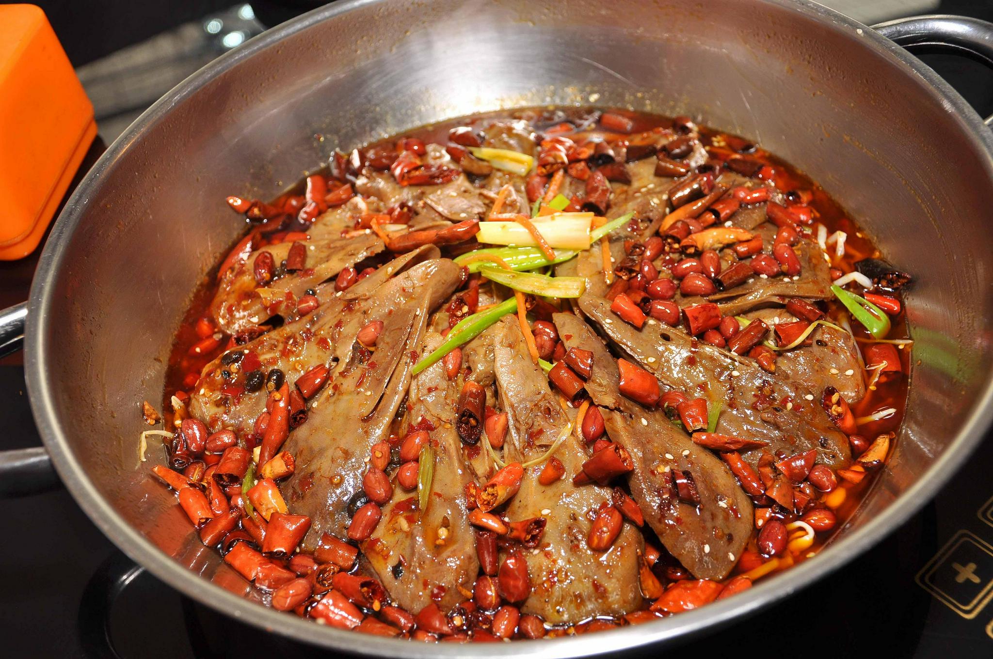 香辣解馋的干锅鸭头