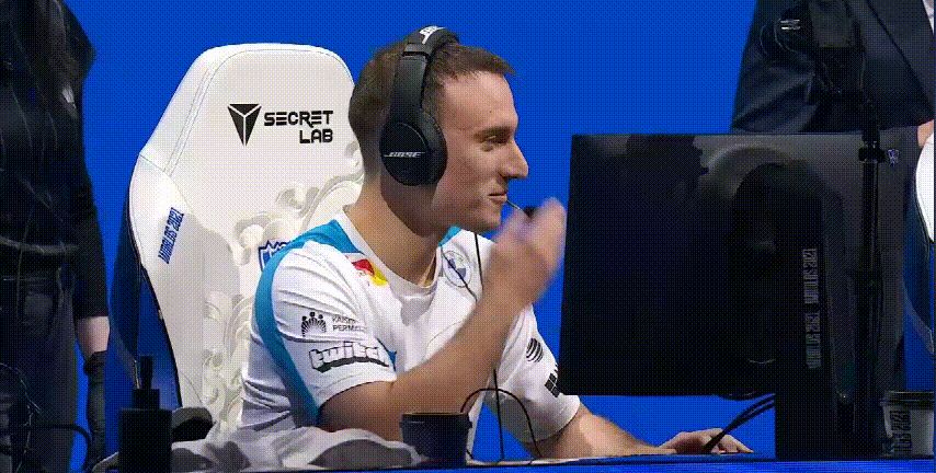 继FPX击败C9后：阿P“飞吻”引热议,doinb自负点评太装太丢人!休闲区蓝鸢梦想 - Www.slyday.coM