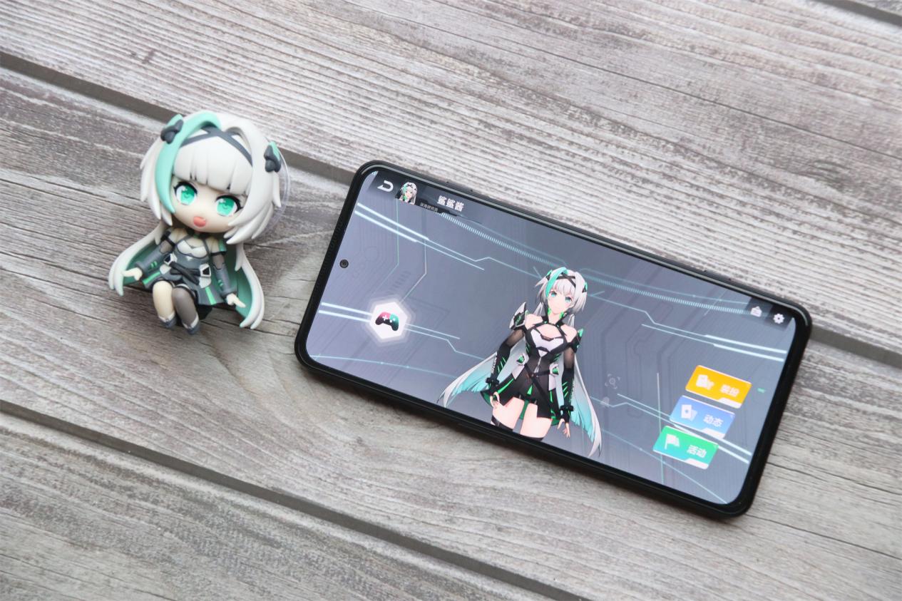 不过相比之下此次黑鲨4s所带来的二次元虚拟形象鲨鲨酱更令人惊喜,不