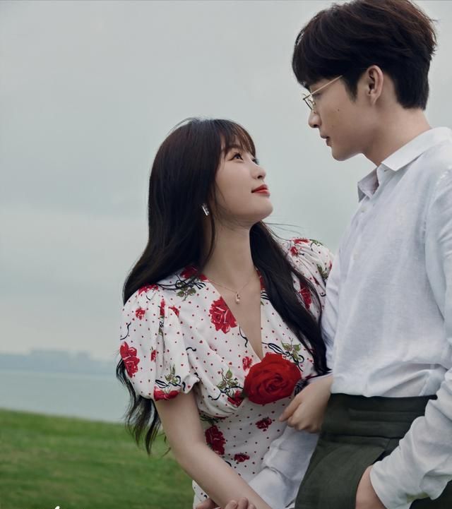 《两个人的小森林》杀青,时尚博主虞书欣开撩植物学教授张彬彬休闲区蓝鸢梦想 - Www.slyday.coM