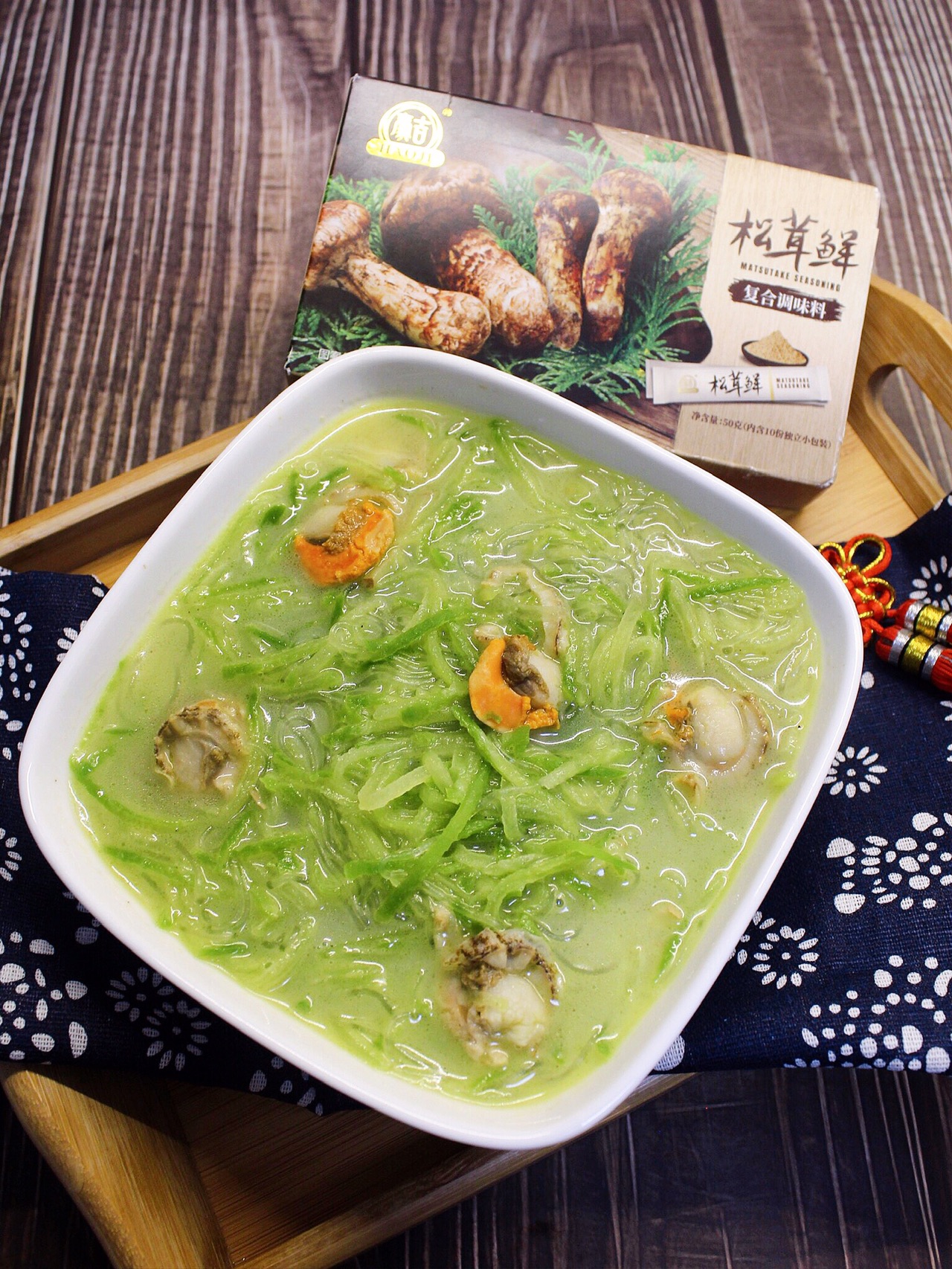 扇贝加萝卜鲜上加鲜的靓汤天冷喝一碗暖身暖胃