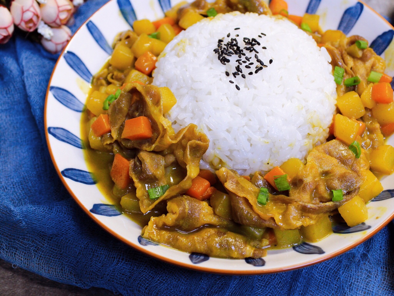 汤汁浓郁又美味的咖喱肥牛饭,简单零失败,我家隔三差五吃一次|咖喱