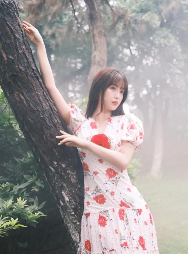 《两个人的小森林》杀青,时尚博主虞书欣开撩植物学教授张彬彬休闲区蓝鸢梦想 - Www.slyday.coM